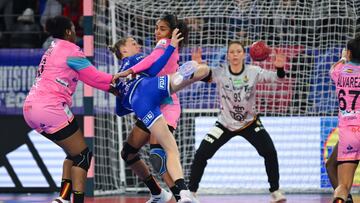 Carmen Arroyo frena en seco a una atacante francesa.