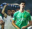 Courtois se enzarza en las redes cuando le señalan por su juego con los pies y las salidas