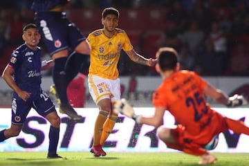 Le costó a Tigres pero venció por dos goles a Veracruz