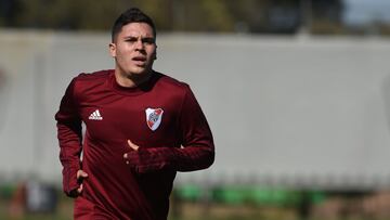 Es cuestión de tiempo para que el volante colombiano regrese a Núñez, sin embargo, el club argentino está a la espera de su desvinculación con el Shenzhen.