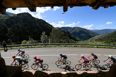 El pelotón durante la etapa.