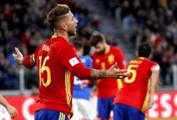 Italia y España igualaron 1-1 en Turín, en juego del grupo G por el paso al Mundial Rusia 2018. Vitolo marcó para el visitante y De Rossi para los locales.