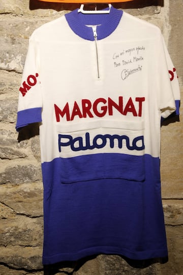 Federico Martín Bahamontes autografió este maillot del Margnat Paloma para la colección de David Martín.