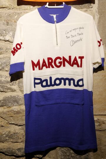 Federico Martín Bahamontes autografió este maillot del Margnat Paloma para la colección de David Martín.