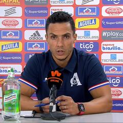 Lucas González: “Regalamos tres penaltis, eso no puede pasar”