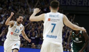 Sergio Llull celebra una canasta. 