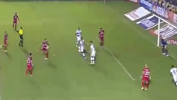 ¡De volea! Lucero anotó por primera vez en Brasil y fue un golazo