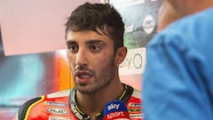 SPIELBERG, AUSTRIA - AUGUST 09: Andrea Iannone of Italy and Aprilia Racing Team Gresini speaks with journalists during the MotoGp of Austria - Free Practice at Red Bull Ring on August 09, 2019 in Spielberg, Austria. (Photo by Mirco Lazzari gp/Getty Images)
 PUBLICADA 21/12/19 NA MA31 1COL