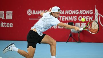 Alexandre Muller, contra Kei Nishikori en Hong Kong.