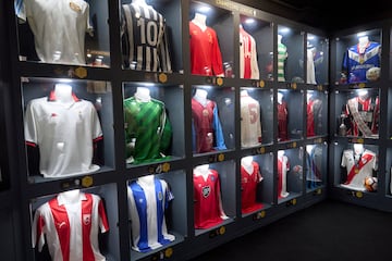 21/07/22 PRESENTACION DEL SHOWROOM DEL MUSEO LEGENDS DE MADRID CAMISETA UNIFORME 
