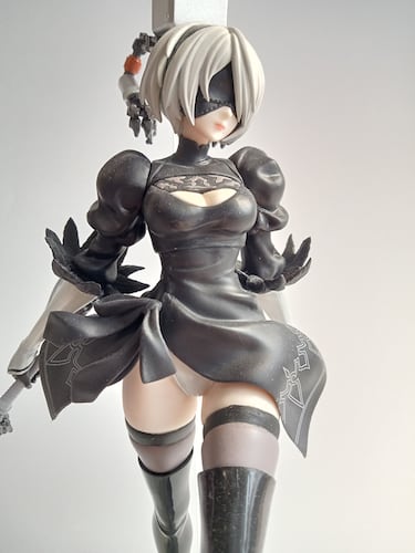 Celebra el crossover de NieR Automata y Stellar Blade con esta brutal y sugerente figura de 2B