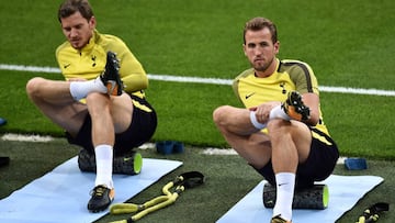 Vertonghen y Kane, en el entrenamiento en el Bernab&eacute;u.