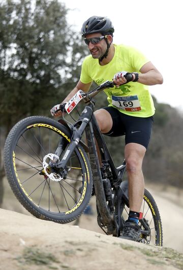 Los duatletas madrileños Manuel Díaz y Beatriz Molina cosecharon dos trabajadas victorias en la tercera edición del Du Cross Alcobendas. La localidad recibió a 170 duatletas con el parque natural de Valdelatas como escenario ideal para esta práctica deportiva. El próximo reto del circuito será el sábado 11 de mayo en Villanueva de la Cañada.

