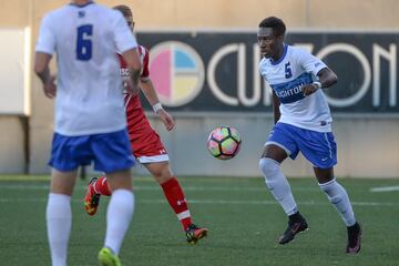 Se desempeña como lateral izquierdo. El jugador de Creighton demostró poder manejar los dos perfiles, además de saber sumarse al ataque. Fue titular en 18 encuentros la temporada pasada. En el caso de Ward equipos como Chicago o D.C. United podrían buscar hacerse de sus servicios. 