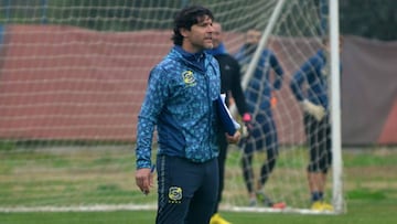 El ayudante técnico de Everton conversó con AS.