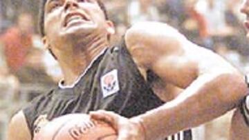 <b>SIN PREMIO.</b> Victoriano fue el madridista más centrado ayer.