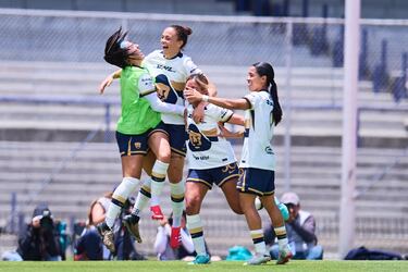 Stephanie Ribeiro desplaza a Dinenno y entra a los libros de Pumas