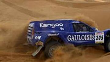 Josep María Servia no ha podido continuar por problemas en el radiador de su 'buggy'.