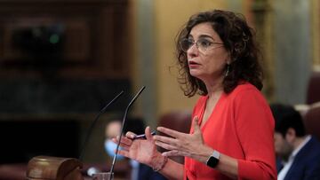 GRAF8331. MADRID, 15/07/2020.- La ministra de Hacienda, Mar&iacute;a Jes&uacute;s Montero durante su intervenci&oacute;n en el pleno del Congreso este mi&eacute;rcoles que debate la convalidaci&oacute;n de cuatro reales decretos-leyes relativos a la creac