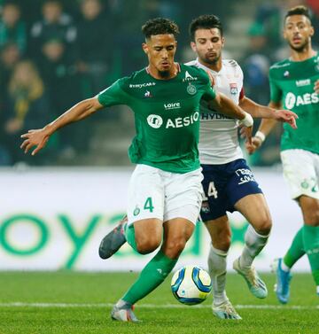 Defensa central del Saint-Étienne. Ligue 1, Francia.