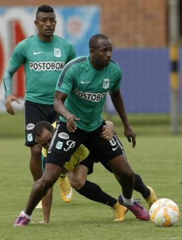 18 jugadores están concentrados para el duelo del martes ante los paraguayos.