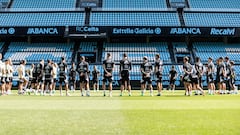 La plantilla del Celta, reunida durante un entrenamiento en Balaídos