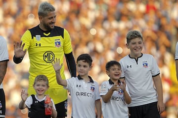 Futbol, Colo Colo vs Alianza de Lima.
Noche alba, partido amistoso.
Presentacin de jugadores de Colo Colo antes del partido contra Alianza de Lima durante la Noche Alba en el estadio Monumental de Santiago, Chile.
14/02/2018
Felipe Zanca/Photosport

Football, Colo Colo vs Alianza de Lima.
Night withe, friendly match.
Presentation of Colo Colo's players before the game against Alianza de Lima at Monumental stadium in Santiago, Chile.
14/02/2018
Felipe Zanca/Photosport