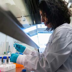 Estados Unidos autoriza el uso de emergencia del fármaco de Eli Lilly contra la COVID-19