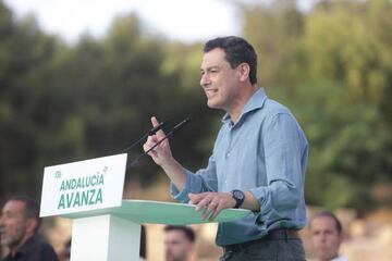 Juanma Moreno en un mitin de campaña.