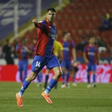 La profesionalidad de Alves y el inicio de Marcelo con Capello