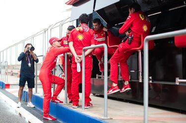 Mick Schumacher qued segundo en su debut con el Ferrari SF90 en los test de Bahrin, slo por detrs del piloto neerlands Max Verstappen.