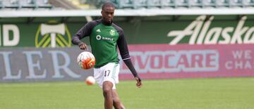 12.- (Portland Timbers) 1.94 metros