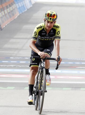 Colombiano que busca volver al nivel de 2016, cuando se subió al podio del Giro y de esta Vuelta donde se espera verle en cabeza. En su equipo avisan que sorprenderá. 