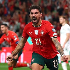 Rúben Neves se lo piensa