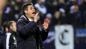 El entrenador del Leganés, el argentino Mauricio Pellegrino, durante el partido de la decimoquinta jornada de Liga en Primera División que Leganés y Getafe juegan esta noche en el estadio de Butarque, en Leganés, Madrid.