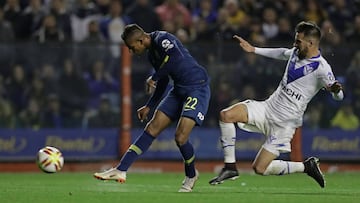 Sebastián Villa marcando su primer gol con Boca Juniors