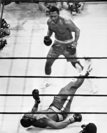Muhammad Ali contra Joe Frazier el 8 de marzo de 1971 en el denominado "Combate del Siglo"). Joe Frazier conservó el título.