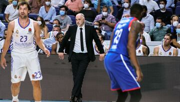 El entrenador del Real Madrid, Pablo Laso, ha valorado el debut con victoria de su equipo en la Euroliga ante el campeón, el Anadolu Efes, en el WiZink Center.