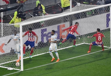  0-2. Antoine Griezmann celebró el segundo gol.