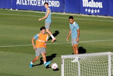 Rubén Gómez en el entrenamiento del Atleti.