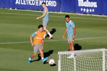 Simeone prueba con Gallagher y Sorloth; sesión sin Julián y Reinildo