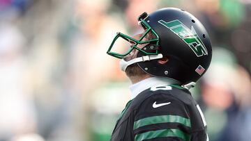 EAST RUTHERFORD, NEW JERSEY - DECEMBER 01: Aaron Rodgers #8 of the New York Jets reacts after an incomplete pass in the first quarter of a game against the Seattle Seahawks at MetLife Stadium on December 01, 2024 in East Rutherford, New Jersey. Elsa/Getty Images/AFP (Photo by ELSA / GETTY IMAGES NORTH AMERICA / Getty Images via AFP)