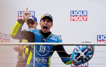 Raúl Fernández está encantado de conseguir su primera victoria en MotoGP.