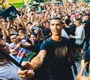 Cristiano recibe un baño de masas en su visita a Shanghái