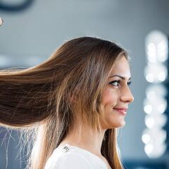 Ciclo lunar de abril 2025: Los días apropiados para cortarse el pelo