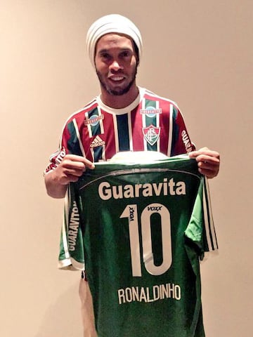 En julio de 2015 llega a un acuerdo con el Fluminense hasta el 2016.  