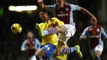 Ciaran Clark y Serge Gnabry.