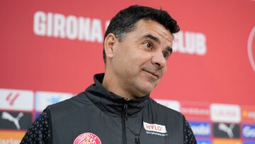 GIRONA, 25/02/2024.- El entrenador del Girona FC, Míchel Sánchez, da una rueda de prensa tras un entrenamiento del equipo este domingo en Girona, en la víspera de su partido de LaLiga EA Sports contra el Rayo Vallecano. EFE/David Borrat
