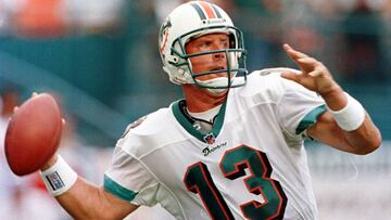 MIAMI, :  Miami Dolphins quarterback Dan Marino gets ready to throw a pass in first quarter action in Mimi&#039;s NFL season opener against the Indianapolis Colts 31 August at Pro Player Stadium in Miami, FL. Marino is starting his 15th year as Dolphins quarterback.  AFP PHOTO/Rhona WISE (Photo credit should read RHONA WISE/AFP/Getty Images)