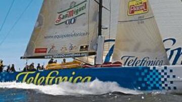 <b>AZUL. </b>El Telefónica va segundo en la VOR.